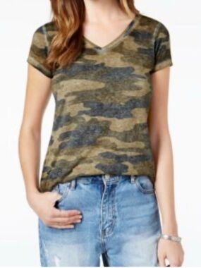 Lucky Brand Olive and Gray Camo V-Neck Short Sleeve Tee